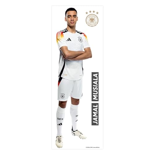 K&L Wall Art DFB Wandsticker Deutsche Nationalmannschaft Wandtattoo Fußballspieler Logo Fußball Trikot - Offizielles Lizenzprodukt (Musiala, 30x90 cm, DFB)