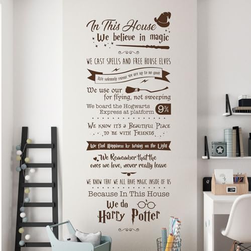 Wandtattoo  In this House We believe in Magic...  – Zauberer-Home-Zitat [Schokolade]