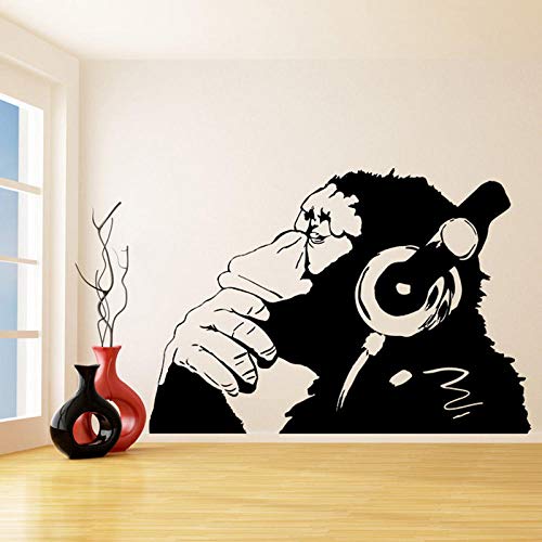 Wandaufkleber 58x84 CM Banksy Vinyl Wandtattoo Affe mit Kopfhörern Schimpanse Musik hören Home Decor Art Wandbild Aufkleber
